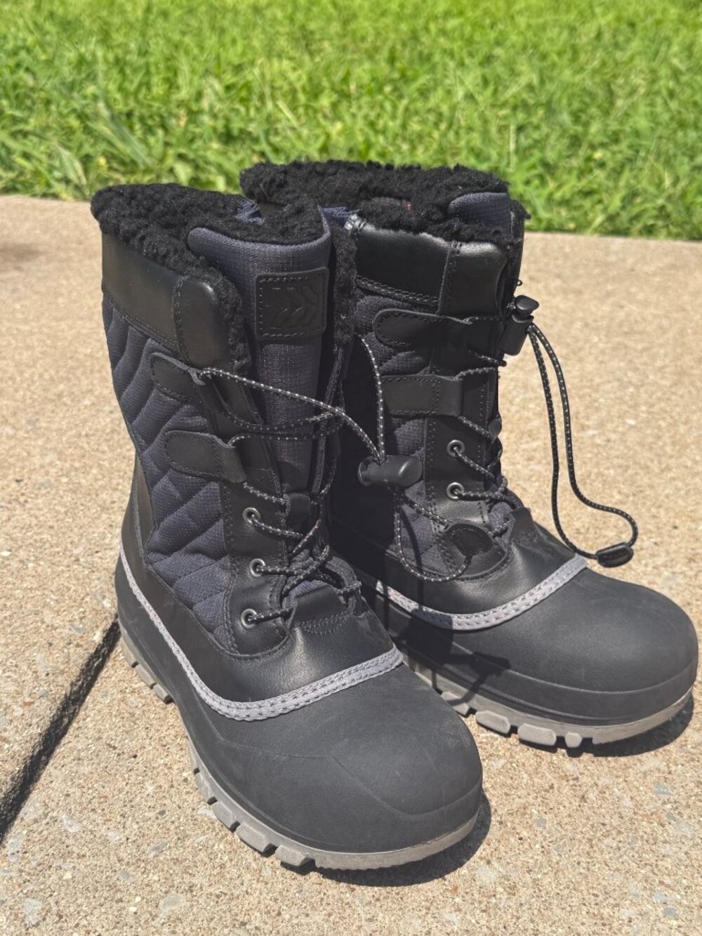 Unisex Kids Size 4 Thermolite Snow Boots Black Après Ski Gorpcore Winter 4026